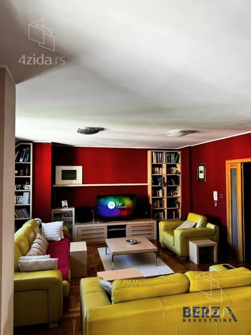 Četvoroiposoban stan | 4zida