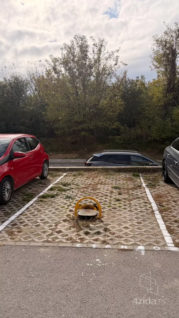Parking | 4zida