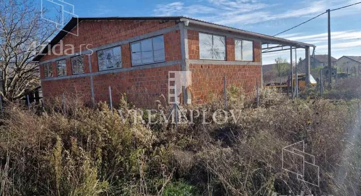 Poslovna zgrada | 4zida