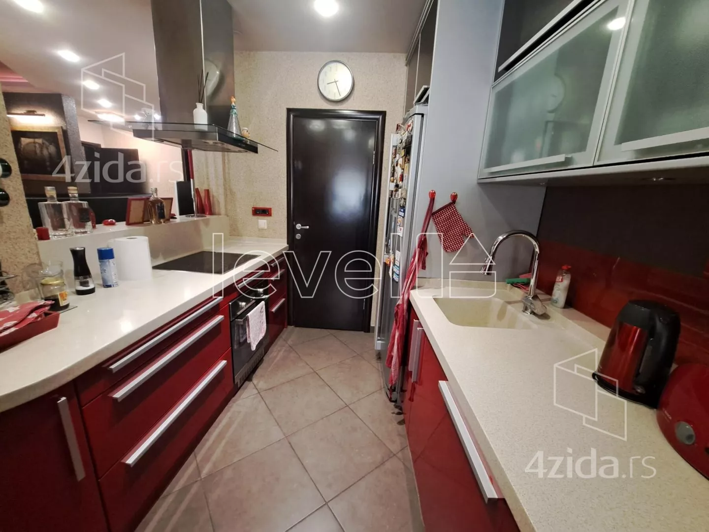 Petosoban stan | 4zida