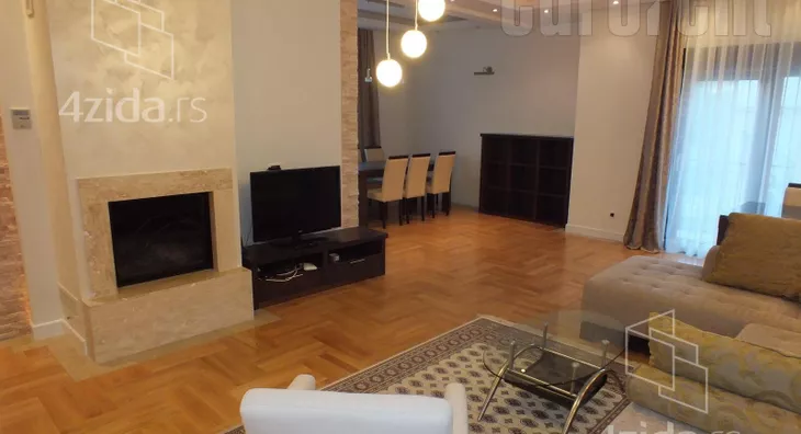 Četvoroiposoban stan | 4zida