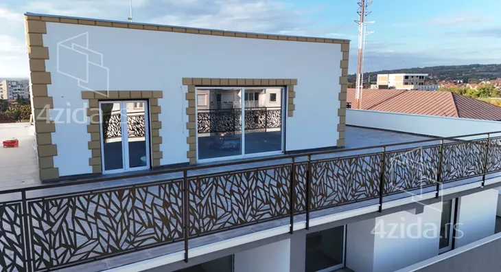 Petosoban stan | 4zida