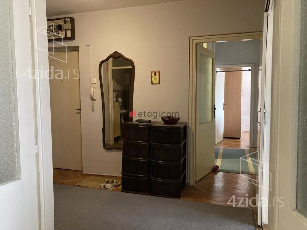 Troiposoban stan | 4zida