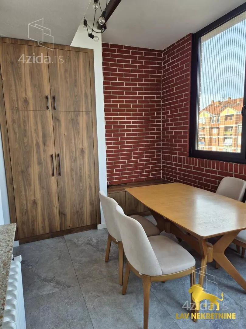 Troiposoban stan | 4zida