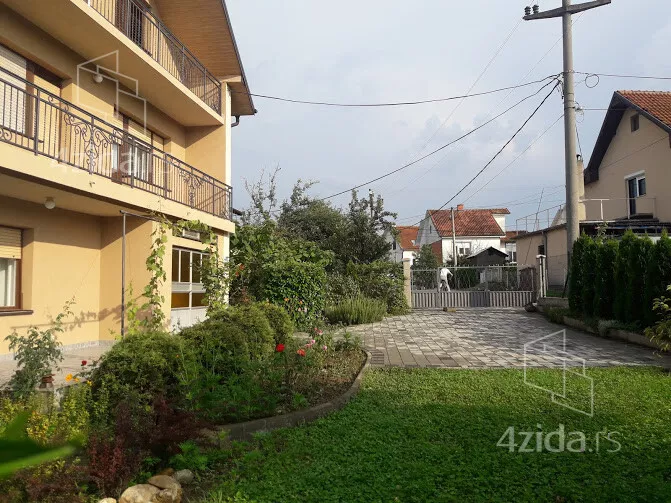 3-etažna kuća | 4zida