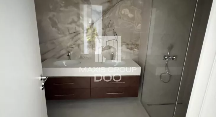 Četvoroiposoban stan | 4zida