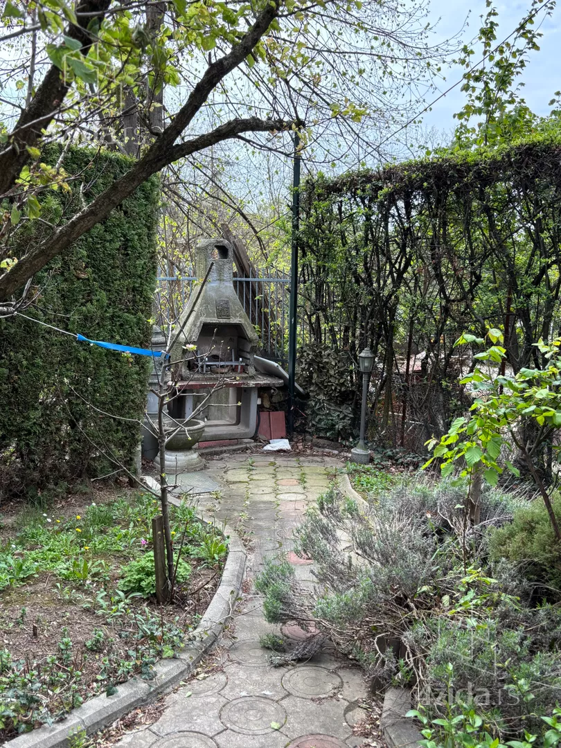 Poslovna zgrada | 4zida