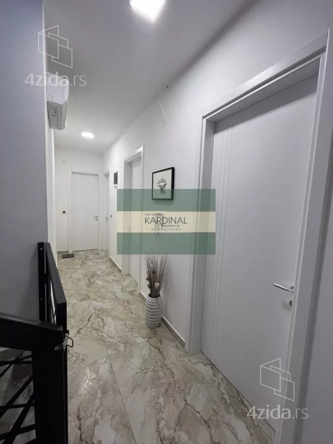 Petosoban stan | 4zida