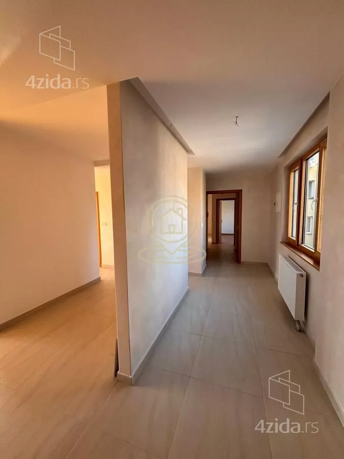 Petosoban stan | 4zida