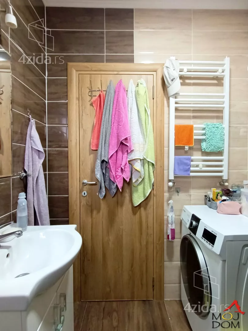 Četvoroiposoban stan | 4zida