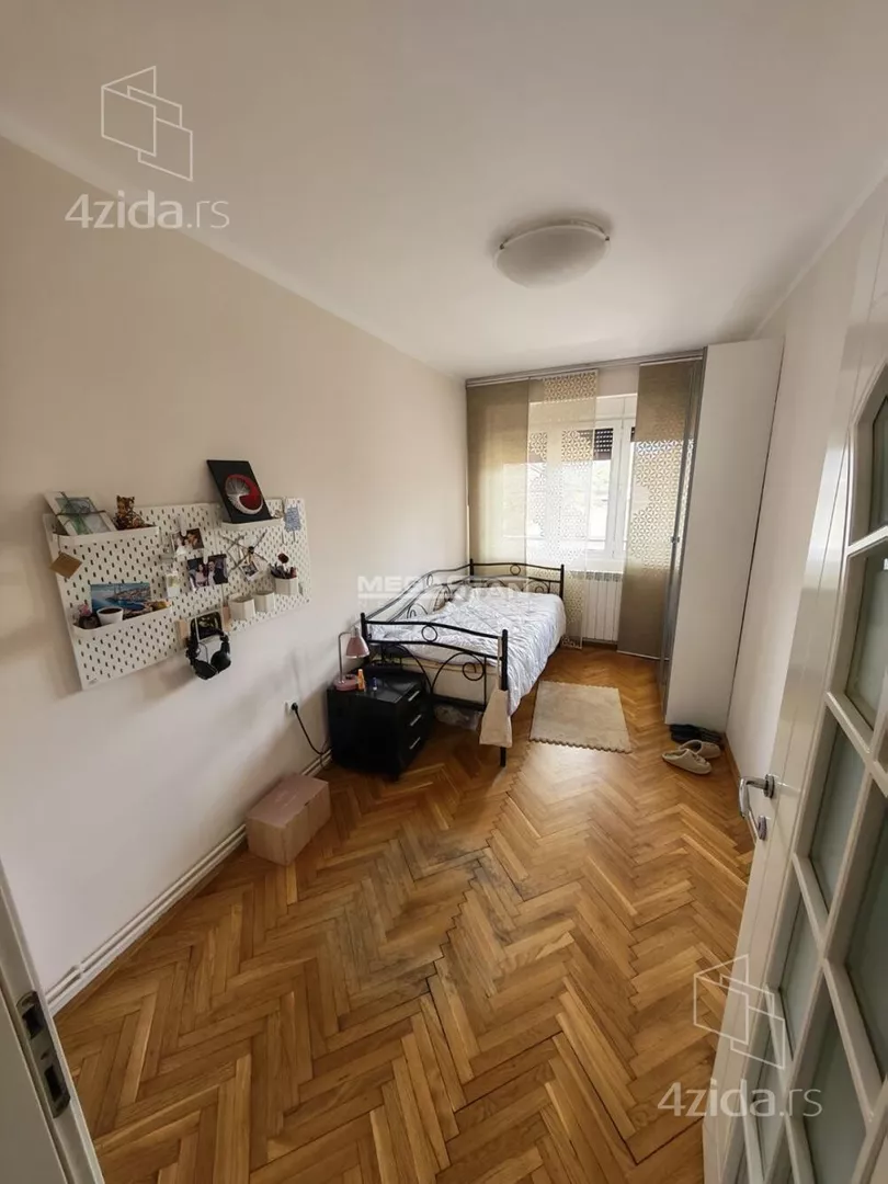 5-etažna kuća | 4zida