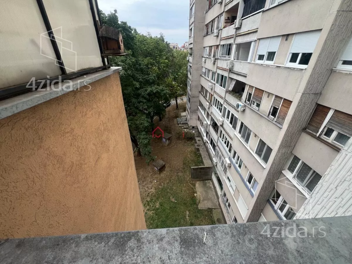 Petosoban stan | 4zida