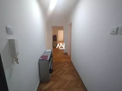 Milana Raspopovića | 4zida.rs