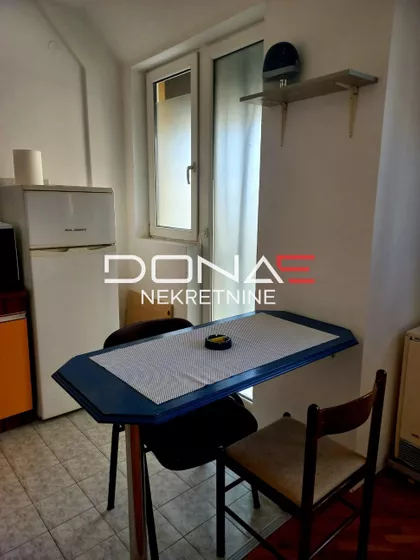 Rentgenova | 4zida.rs