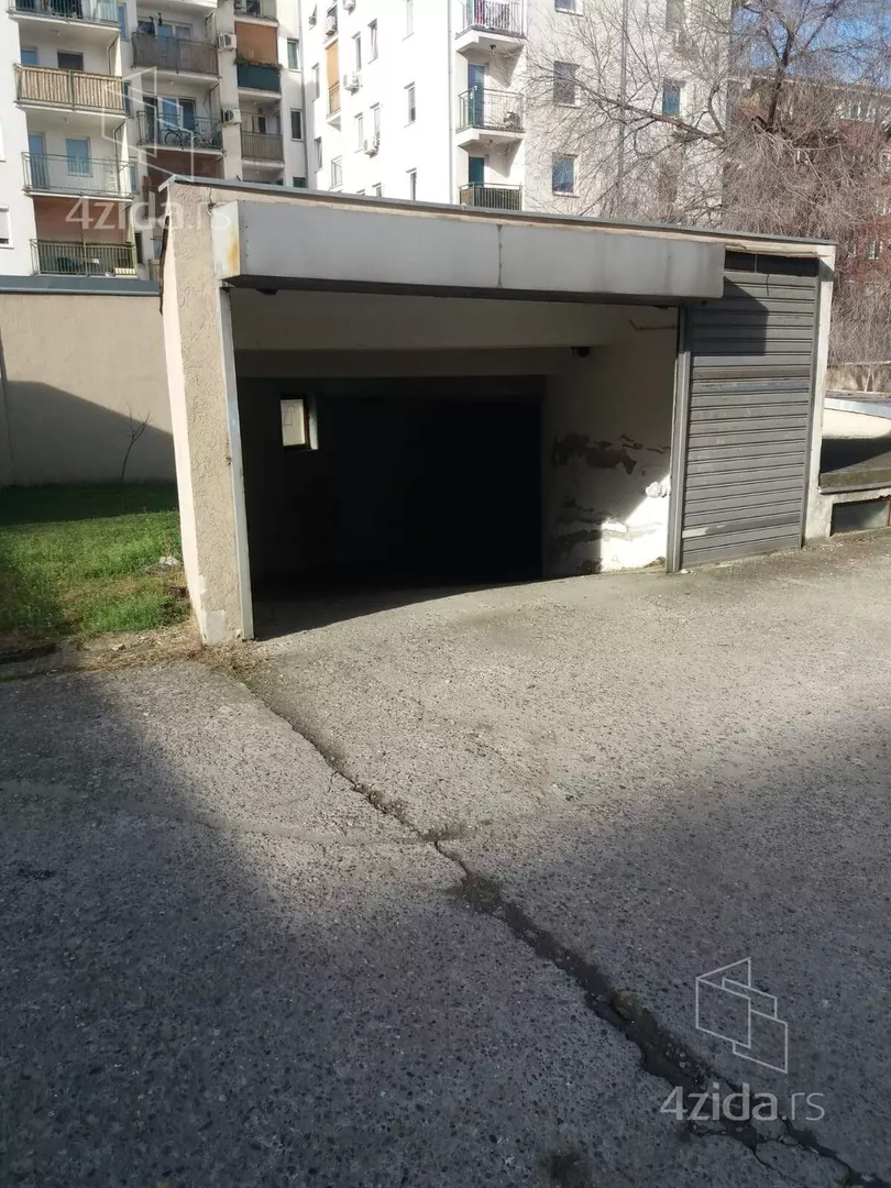 Garaža | 4zida