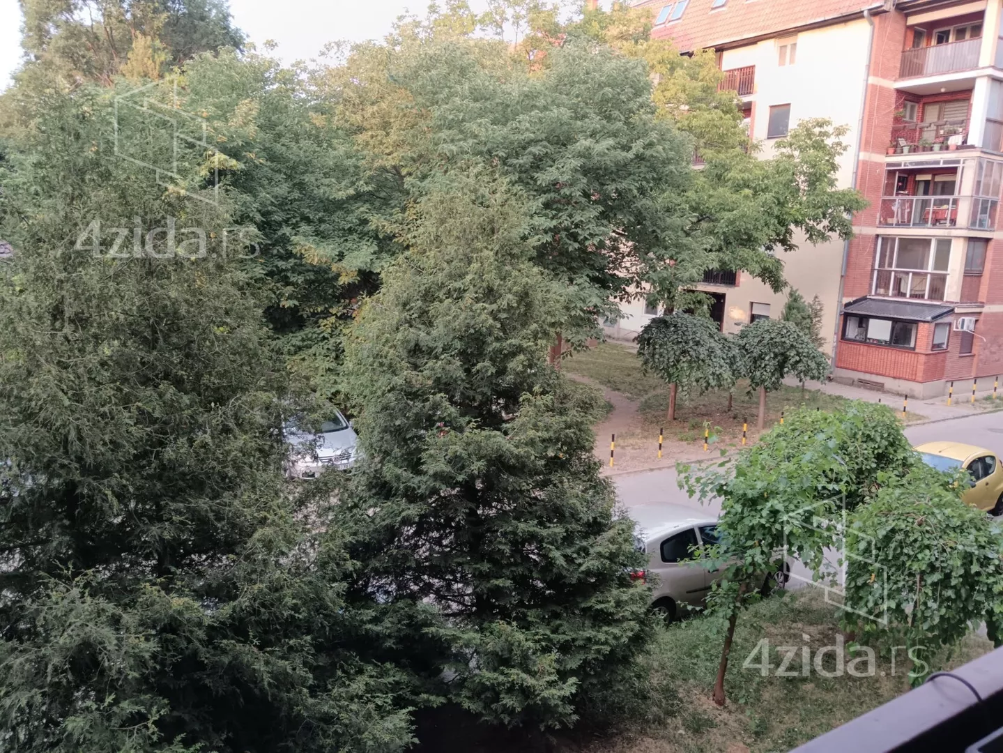 Dvoiposoban stan | 4zida