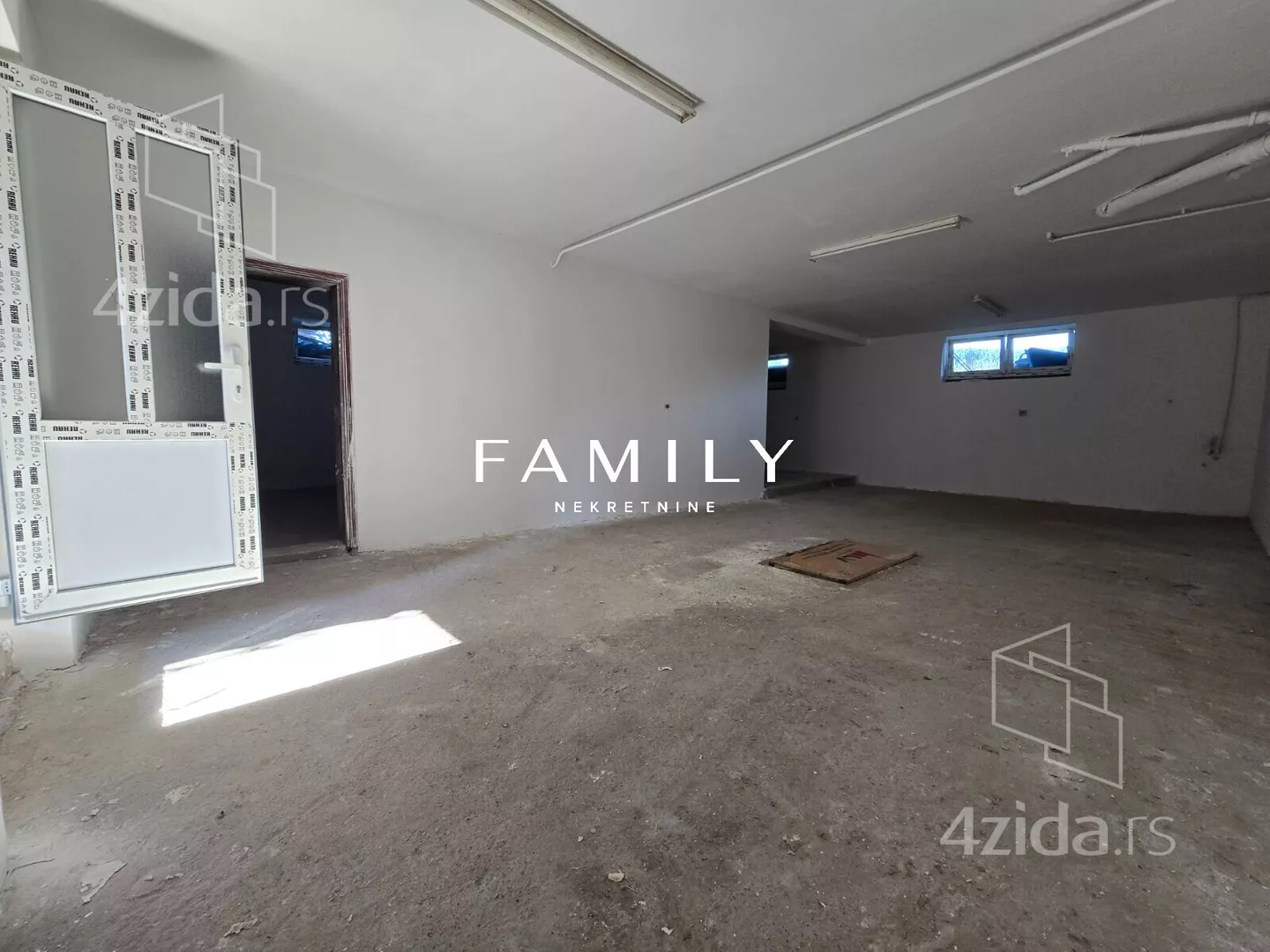 Poslovni prostor | 4zida