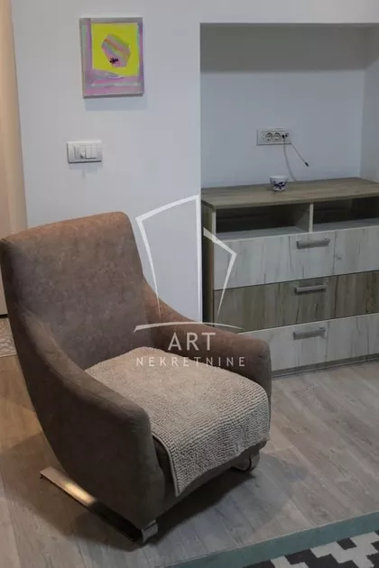 22. oktobra | 4zida.rs