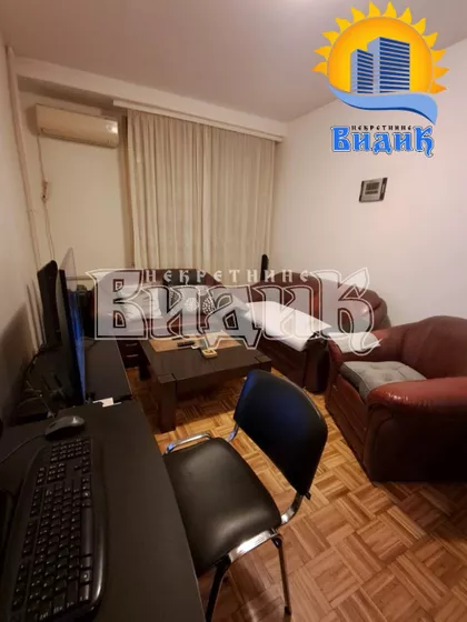 Ustanička | 4zida.rs