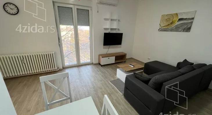 Četvoroiposoban stan | 4zida