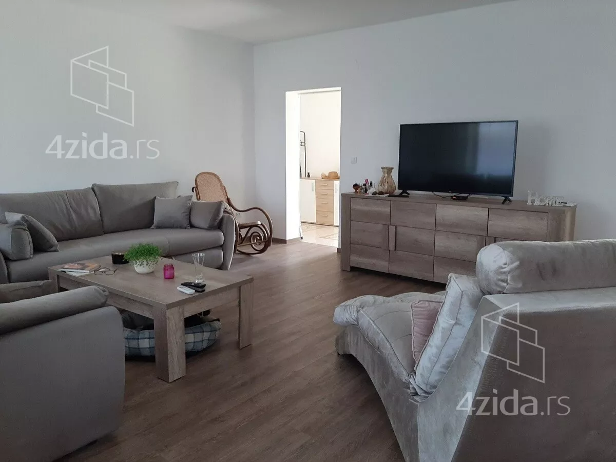 5-etažna kuća | 4zida