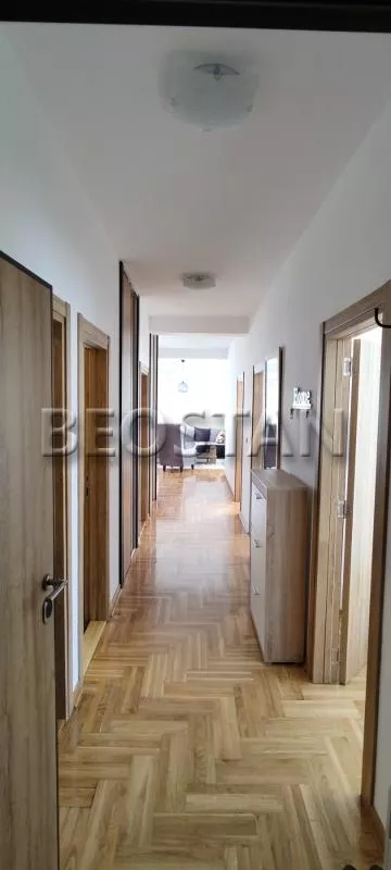 Vojvode Vlahovica | 4zida.rs