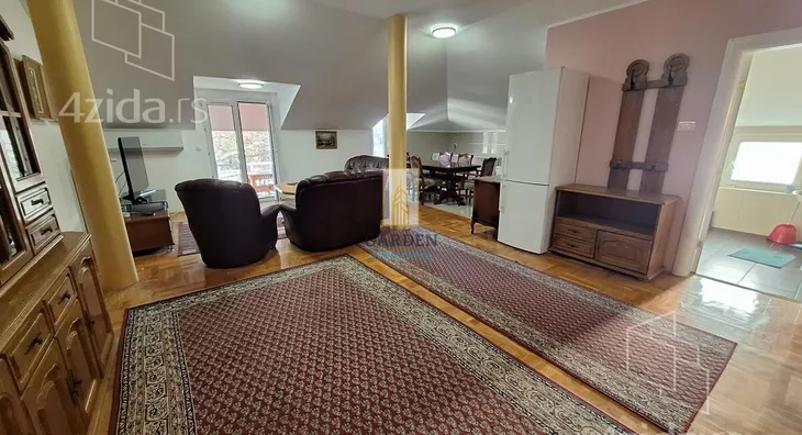 Troiposoban stan | 4zida