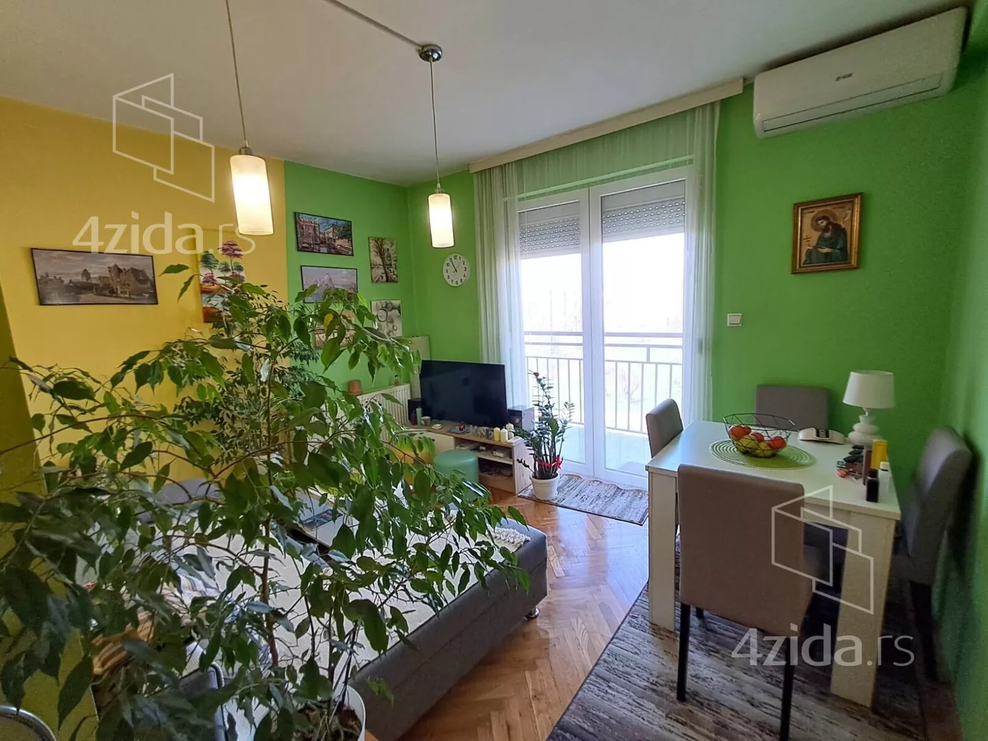 Jednoiposoban stan | 4zida