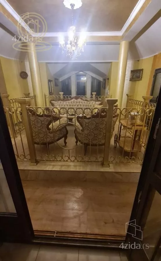 Troiposoban stan | 4zida