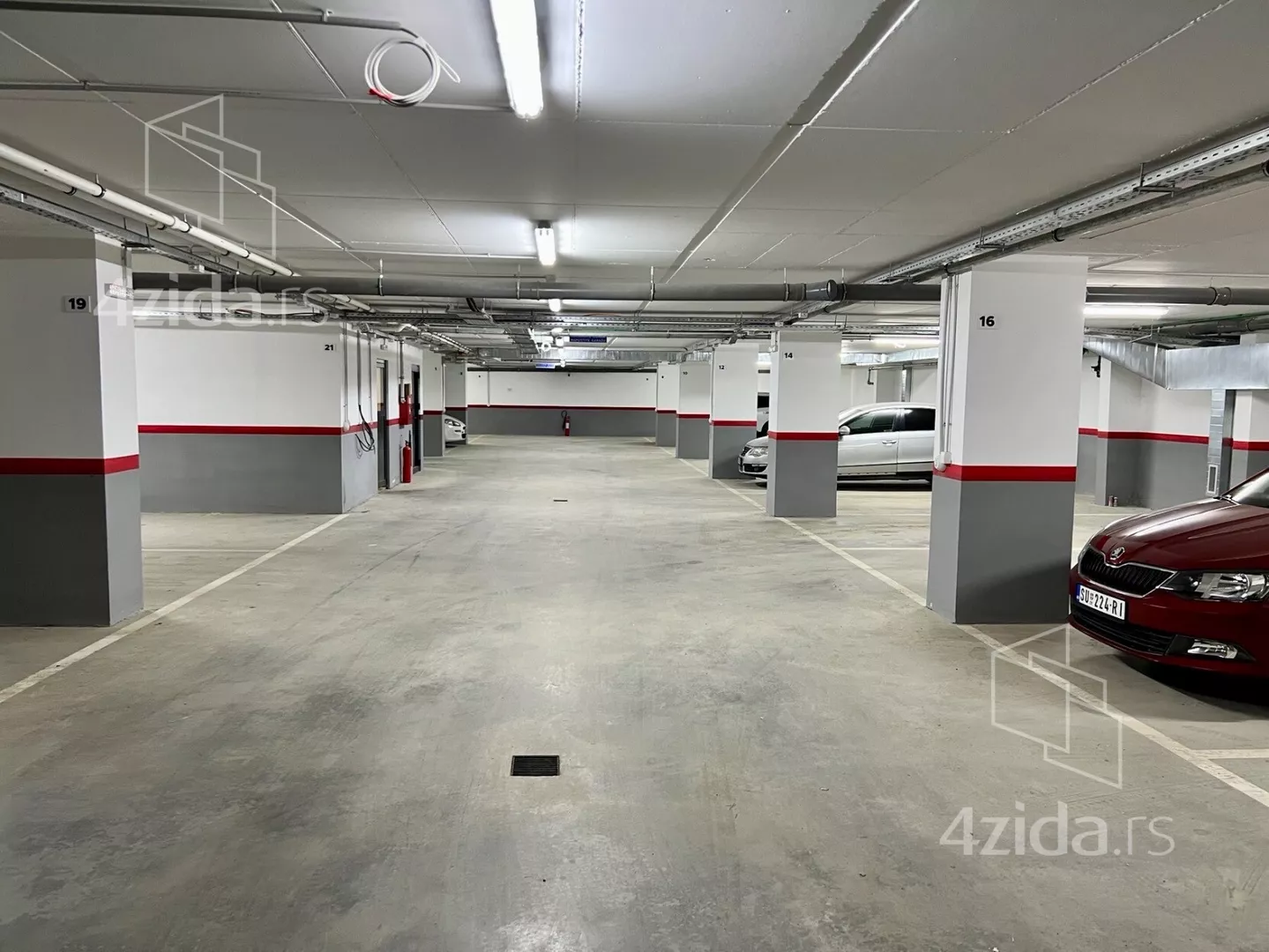 Garaža | 4zida
