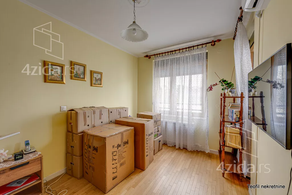 Troiposoban stan | 4zida