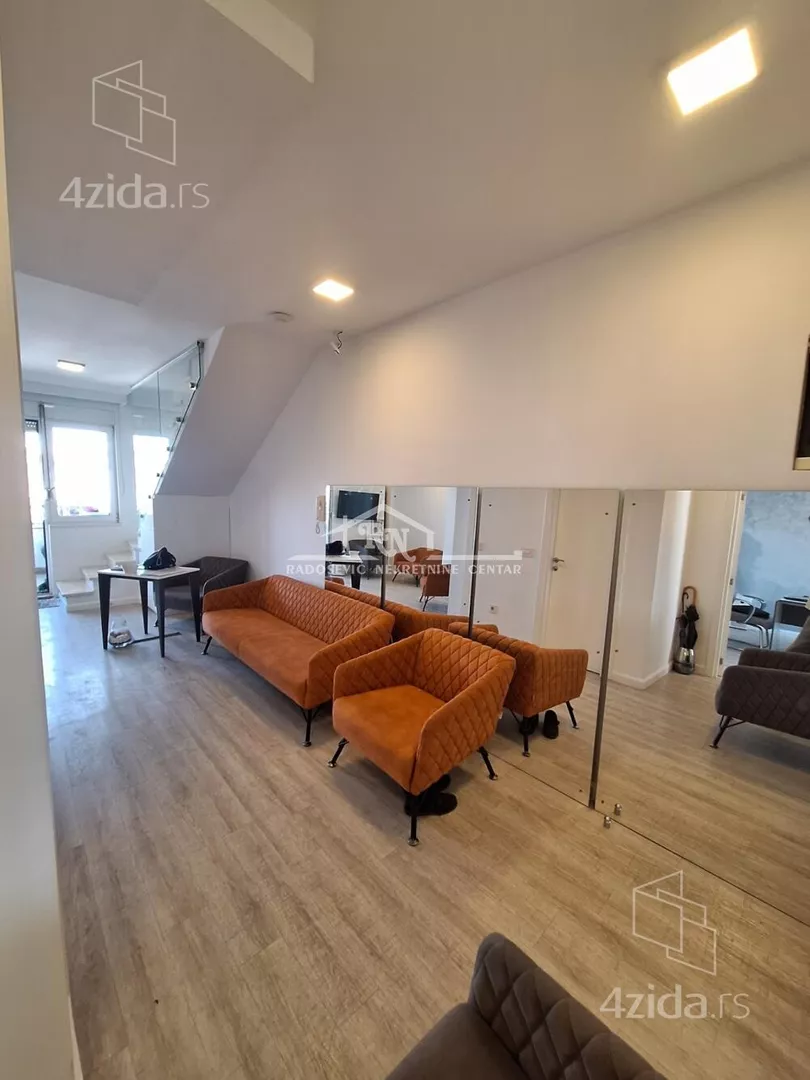 Četvoroiposoban stan | 4zida