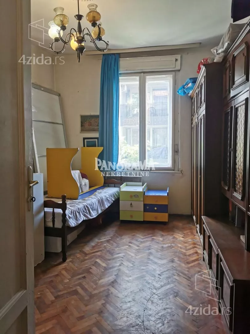 Četvoroiposoban stan | 4zida