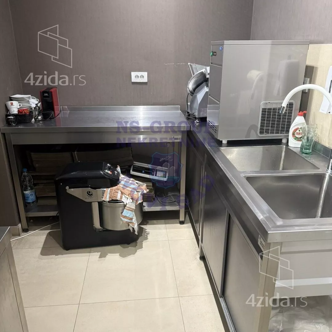 Poslovni prostor | 4zida