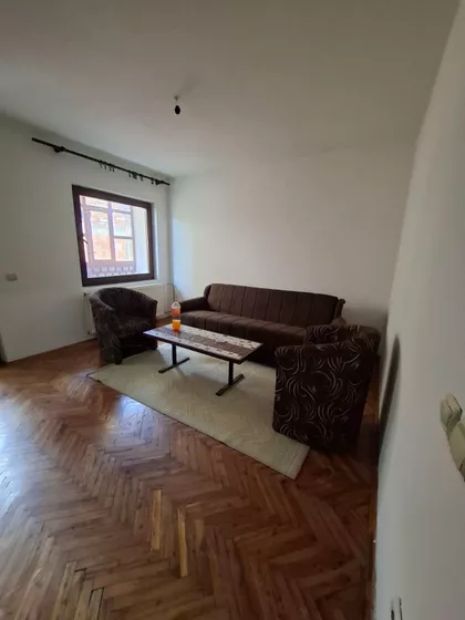 Veselina Nikolića 20/3 | 4zida.rs