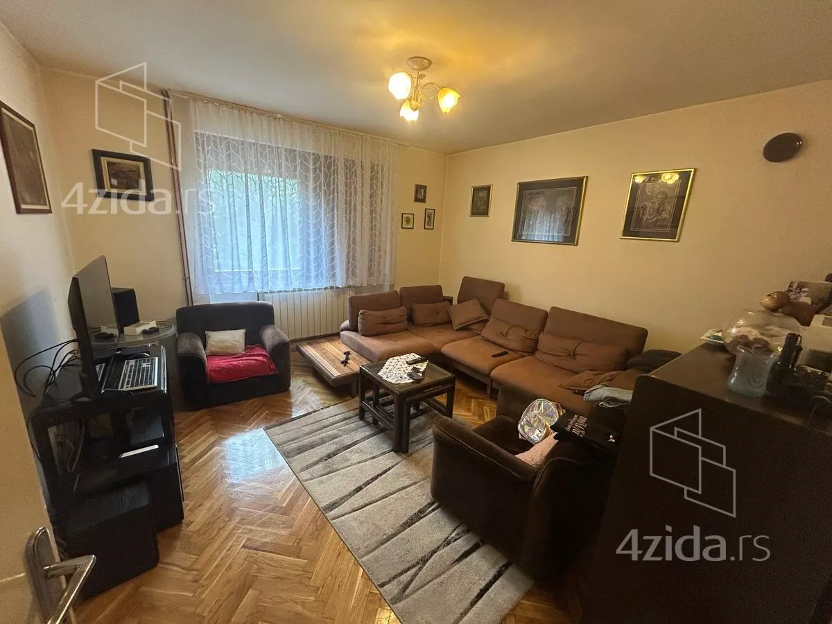 3-etažna kuća | 4zida