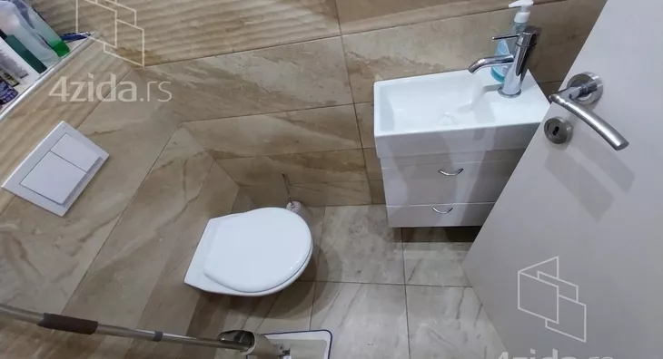 Petosoban stan | 4zida