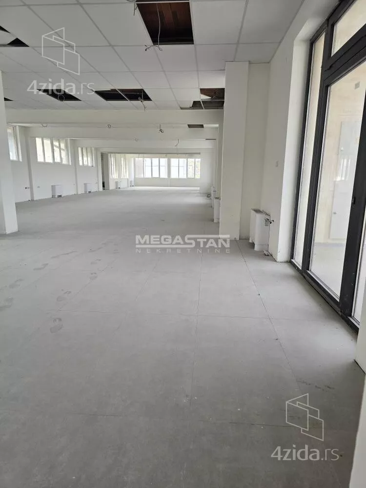 Poslovna zgrada | 4zida