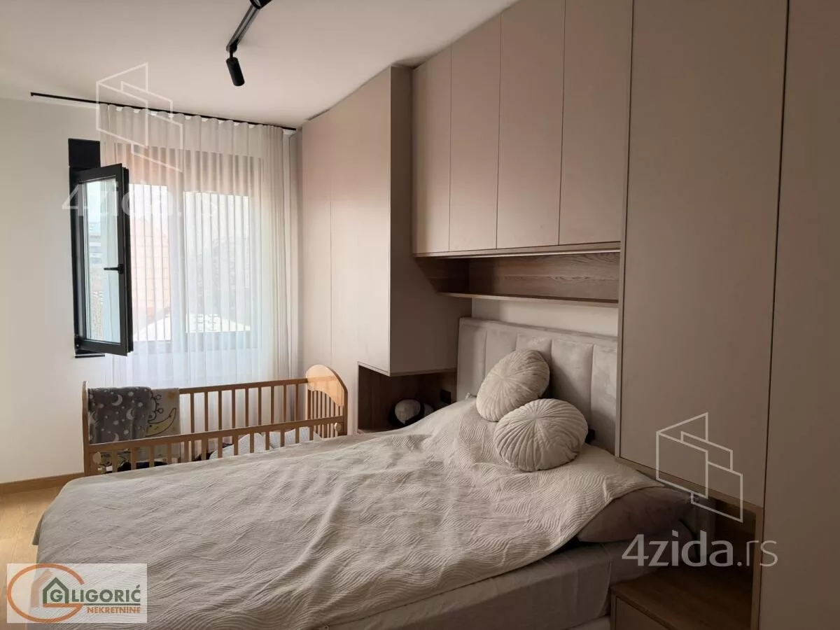 Petosoban stan | 4zida