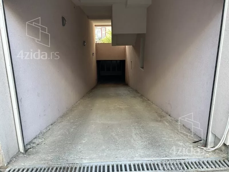 Garaža | 4zida