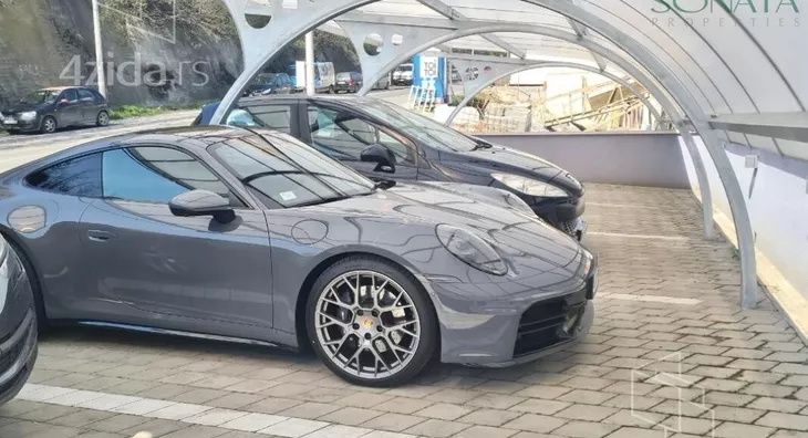 Šestosoban stan | 4zida