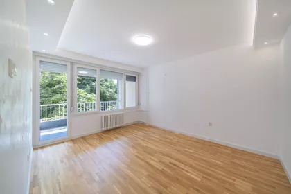 Ustanička 204 | 4zida.rs
