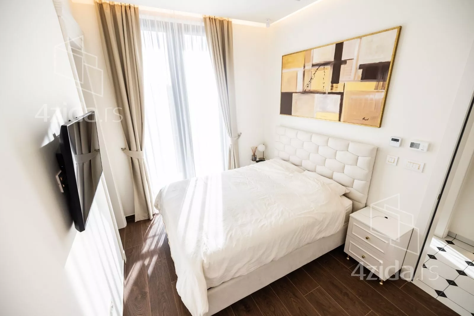 Petosoban stan | 4zida