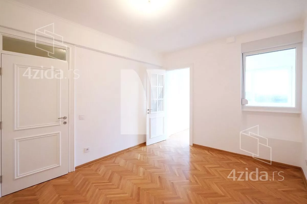 Četvoroiposoban stan | 4zida