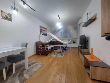 Lasla Gala | 4zida.rs