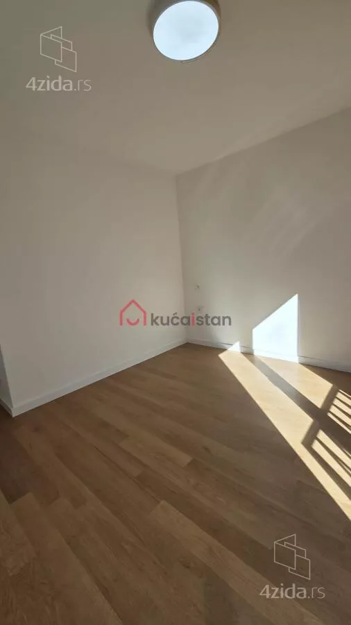 Četvoroiposoban stan | 4zida