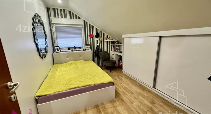 Četvoroiposoban stan | 4zida