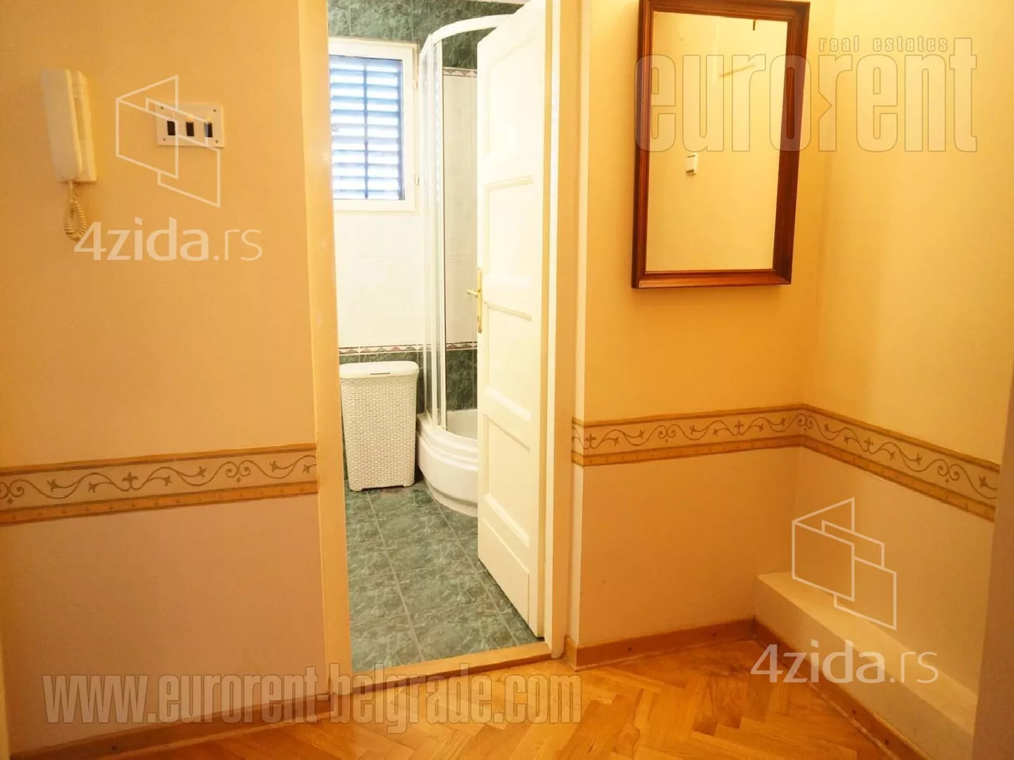 Četvoroiposoban stan | 4zida