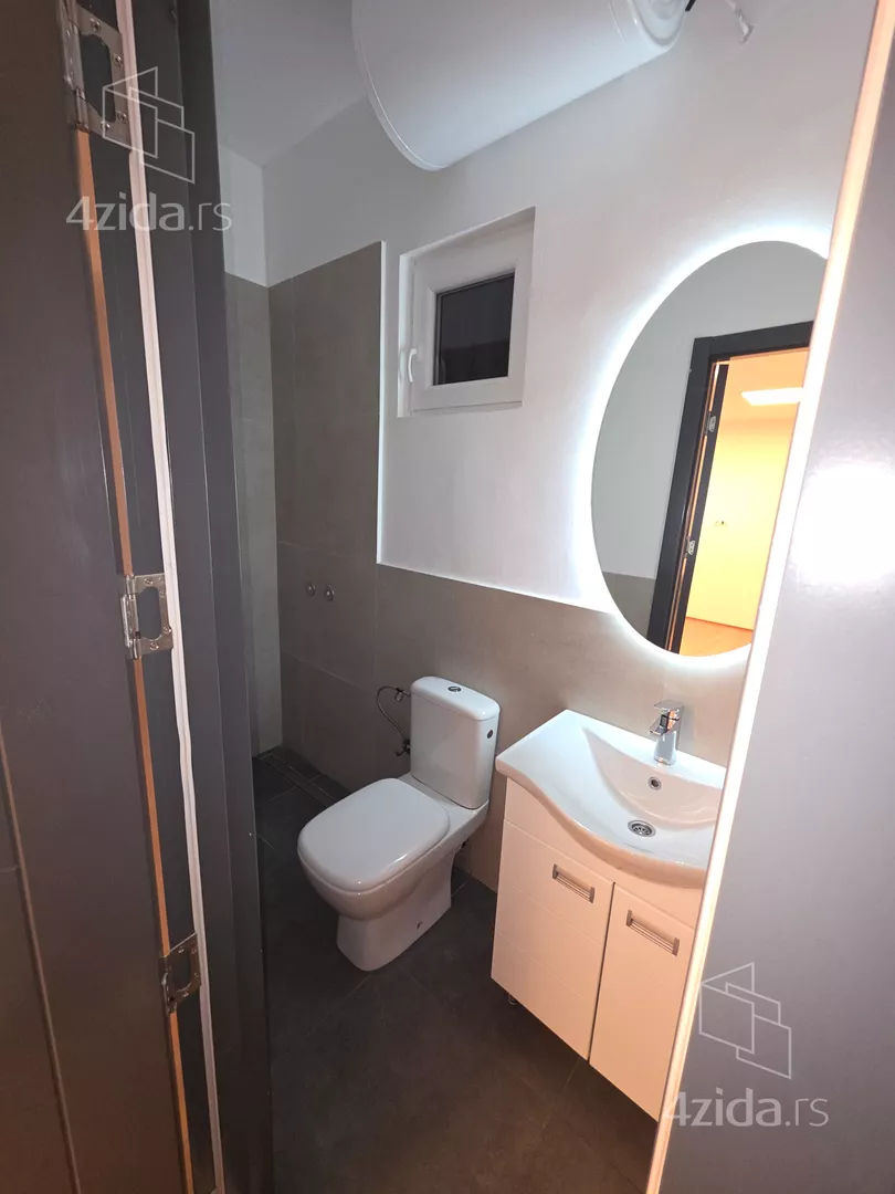 Četvoroiposoban stan | 4zida