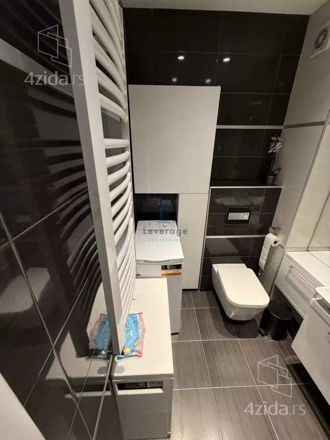 Četvoroiposoban stan | 4zida